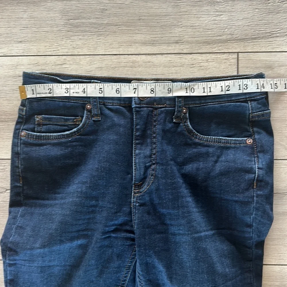Free People size 27 busted knee skinny jeans